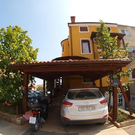 Apartments Milava 397 Pula