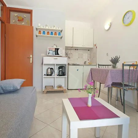Apartments Milava 397 Pula
