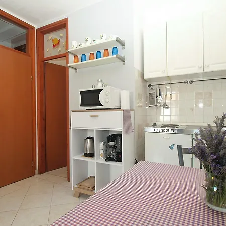 Apartment Apartments Milava 397 Pula