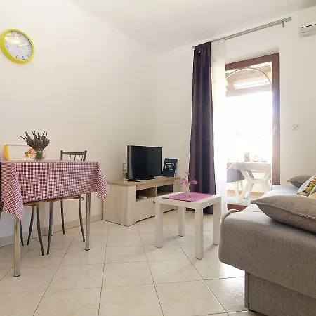 Apartments Milava 397 Pula